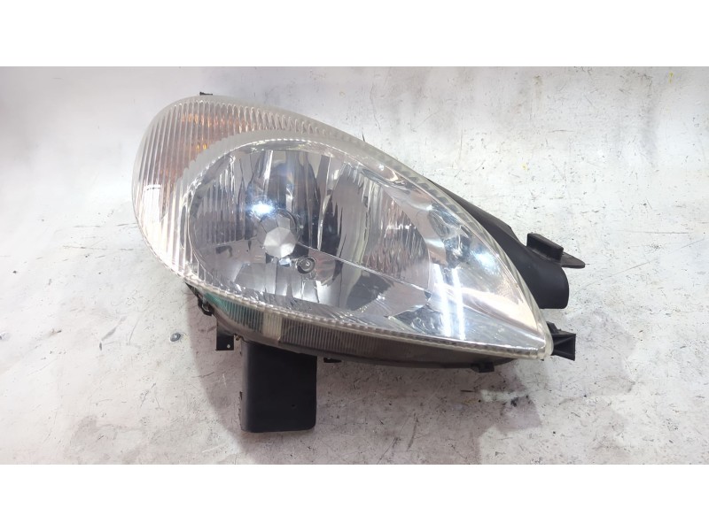 Recambio de faro delantero derecho para citroën xsara picasso (n68) 2.0 hdi referencia OEM IAM 89300200  