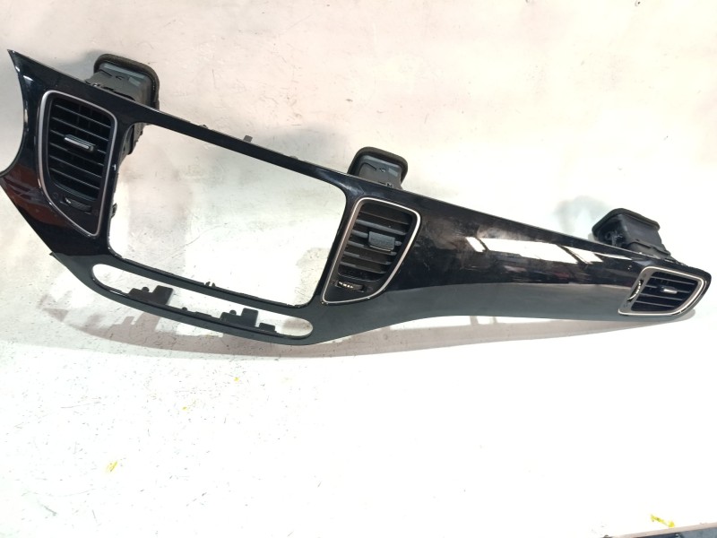 Recambio de aireador central para kia carens iv 1.7 crdi referencia OEM IAM 84740A4200  
