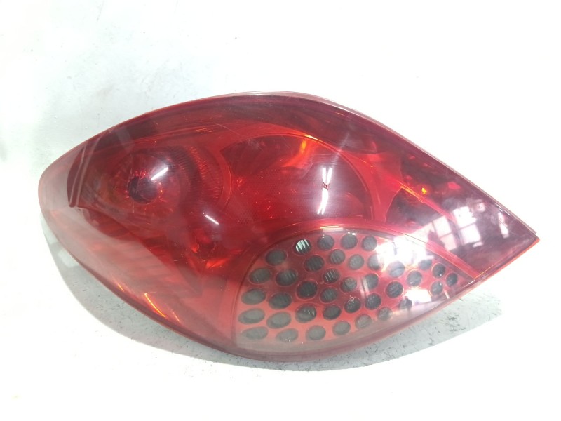Recambio de piloto trasero izquierdo para peugeot 207/207+ (wa_, wc_) 1.6 hdi referencia OEM IAM 05038  
