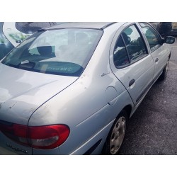 renault megane i classic (la0)(1996) del año 2002