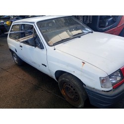 opel corsa a hatchback (s83) del año 1991