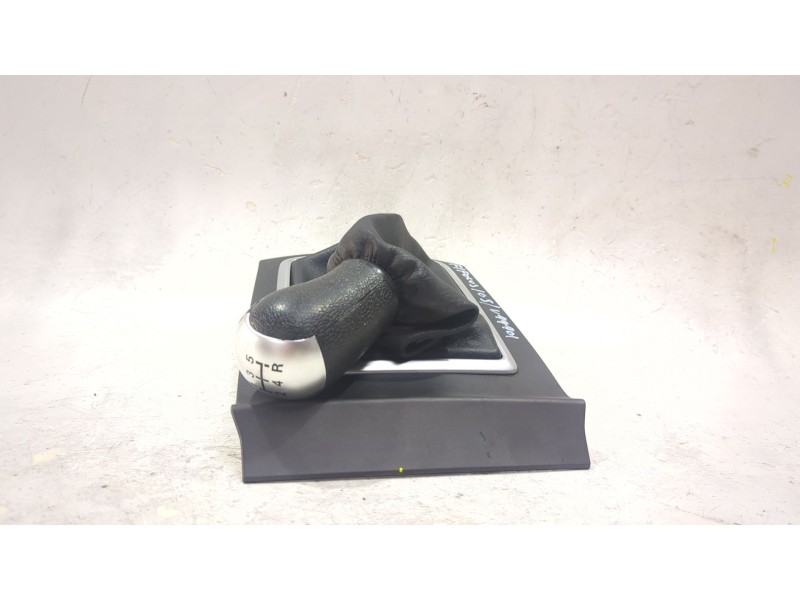 Recambio de pomo palanca cambio para ford focus ii (da_) 1.6 tdci referencia OEM IAM 4M5XA045B79AB  