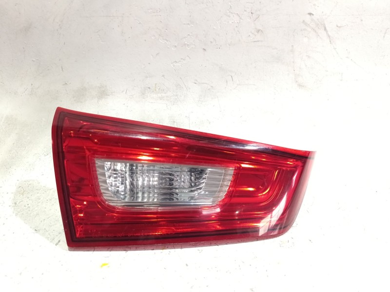 Recambio de piloto porton trasero izquierdo para mitsubishi asx 1.8 d 110 cv referencia OEM IAM A046040  