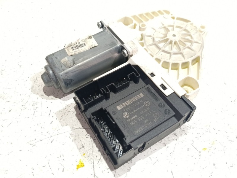 Recambio de motor elevalunas delantero izquierdo para volkswagen passat b6 (3c2) 2.0 tdi referencia OEM IAM 980851112  