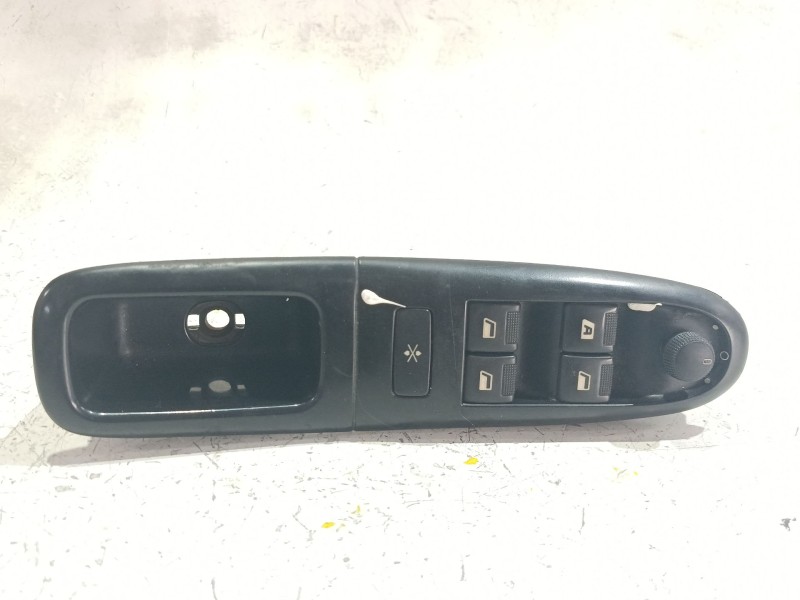 Recambio de mando elevalunas delantero izquierdo para peugeot 406 (8b) 2.0 hdi 110 referencia OEM IAM 25949  
