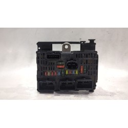 CAJA RELES / FUSIBLES 