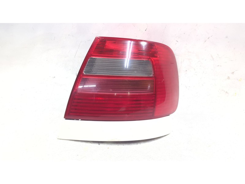 Recambio de piloto trasero derecho para audi a4 b5 avant (8d5) 1.9 tdi quattro referencia OEM IAM   