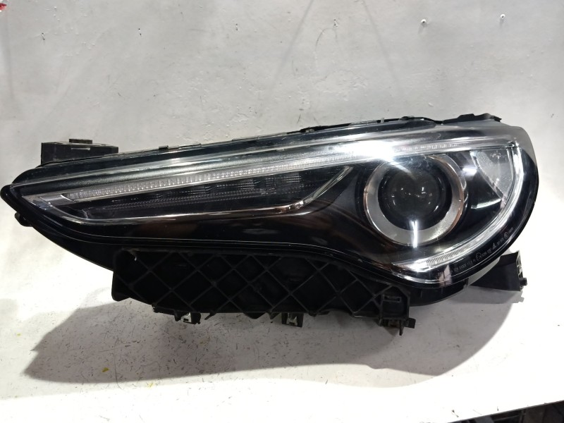 Recambio de faro delantero izquierdo para alfa romeo stelvio (949_) 2.0 q4 (949.axa2a) referencia OEM IAM e2462866287  
