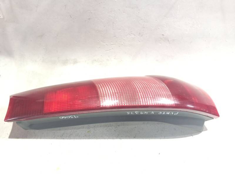 Recambio de piloto trasero derecho para fiat punto (176_) 1.2 16v referencia OEM IAM 464010820  