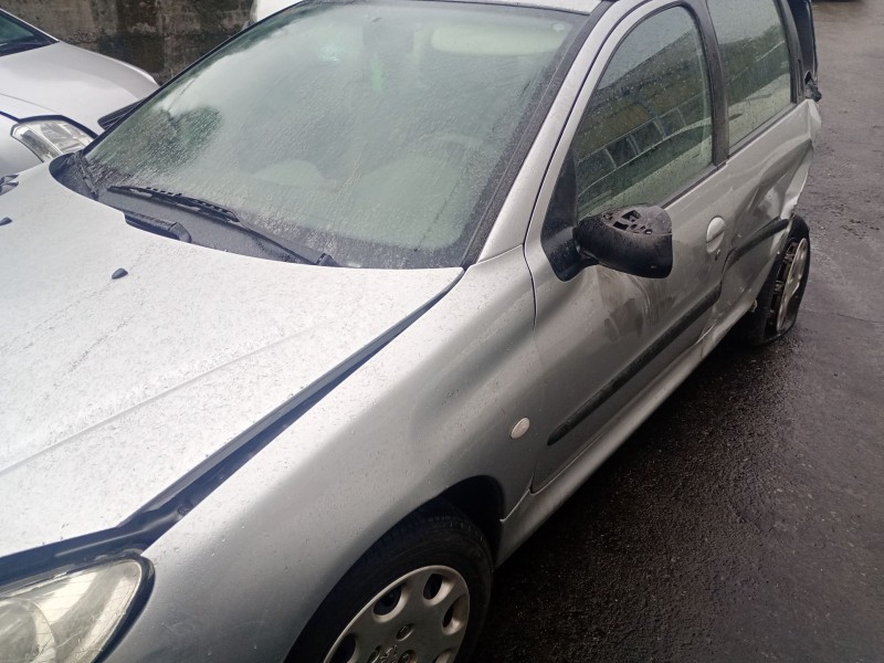 peugeot 206 van del año 2004