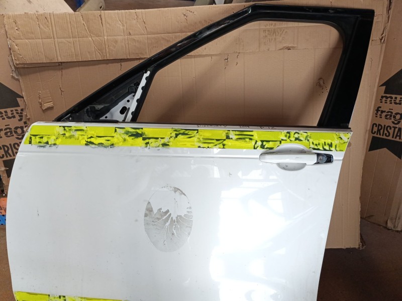 Recambio de puerta delantera izquierda para land rover discovery v (l462) 2.0 sd4 4x4 referencia OEM IAM   