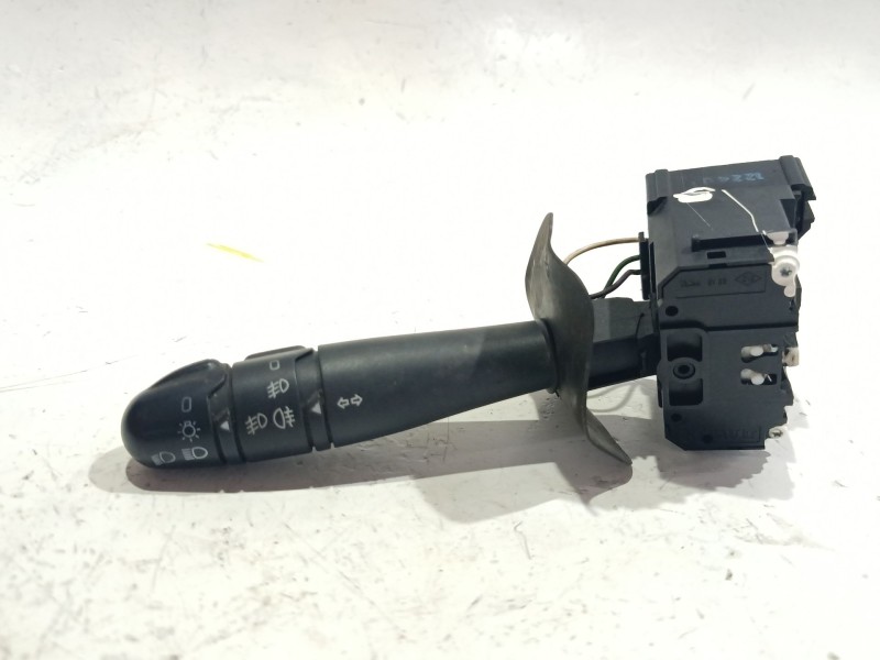 Recambio de mando intermitentes para renault clio ii (bb_, cb_) 1.5 dci (b/cb07) referencia OEM IAM 122401  