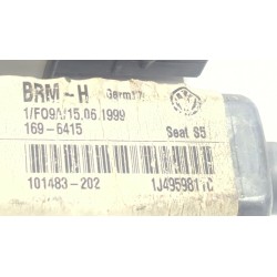 Recambio de motor elevalunas trasero izquierdo para volkswagen golf iv (1j1) 1.4 16v referencia OEM IAM 1J4959811C  