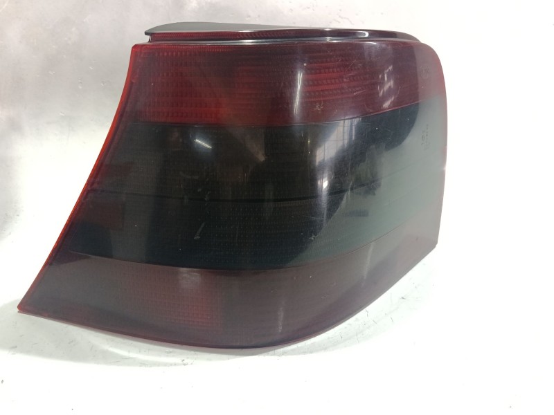 Recambio de piloto trasero derecho para volkswagen golf iv (1j1) 1.4 16v referencia OEM IAM 1J6945111S  