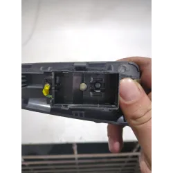 Recambio de botonera puerta trasera izquierda para kia cerato i sedán (ld) 2.0 crdi referencia OEM IAM 621W03620  