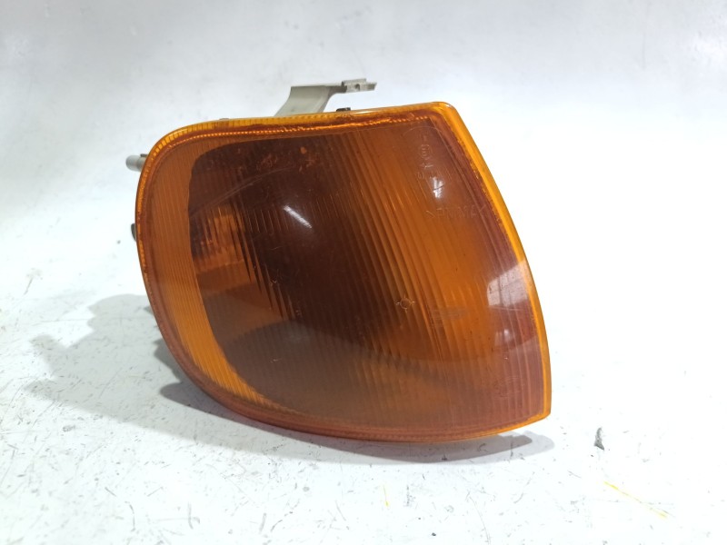 Recambio de intermitente delantero derecho para volkswagen polo iii (6n1)(09.1994) 55 1.4 referencia OEM IAM 962832  
