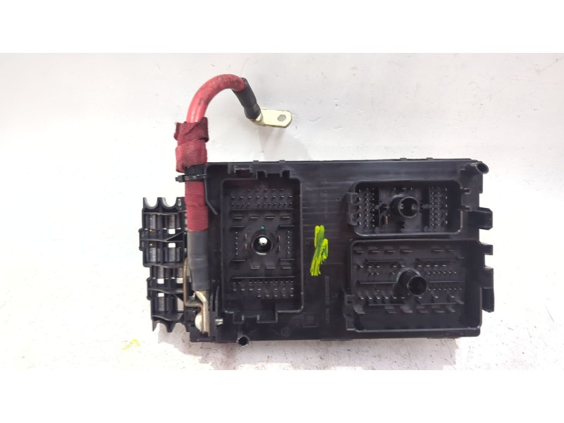 Recambio de caja reles / fusibles para opel astra j gtc 2.0 cdti (08) referencia OEM IAM 13343769  
