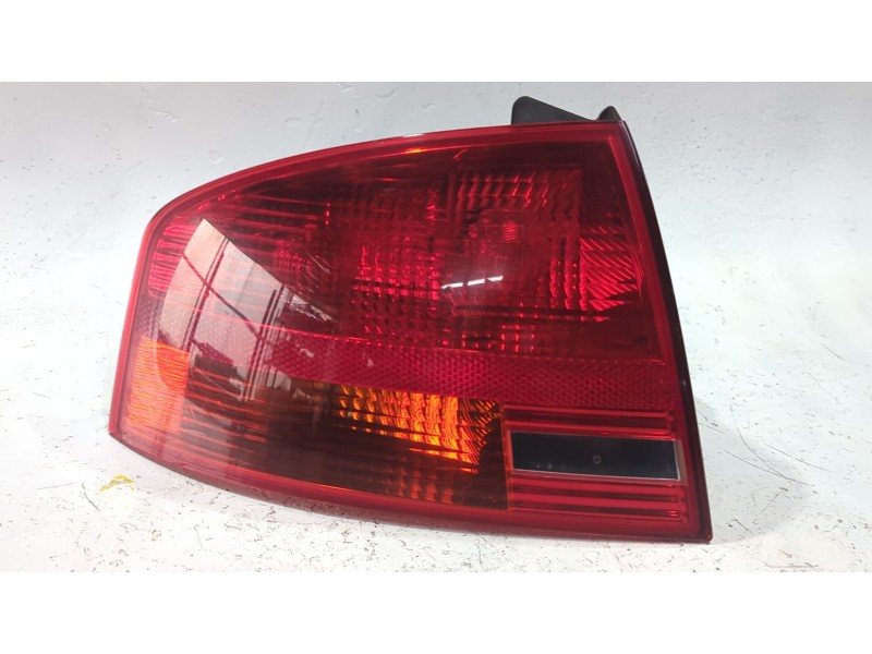 Recambio de piloto trasero izquierdo para audi a4 b7 (8ec) 2.0 tdi 16v referencia OEM IAM 96503701  