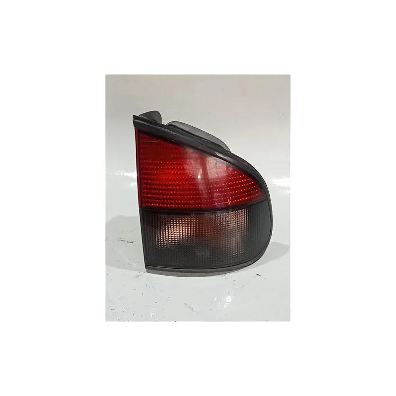 Recambio de piloto trasero derecho para renault safrane (b54)(1994) 2.0 12v (b542, b54e) referencia OEM IAM 7700808304  