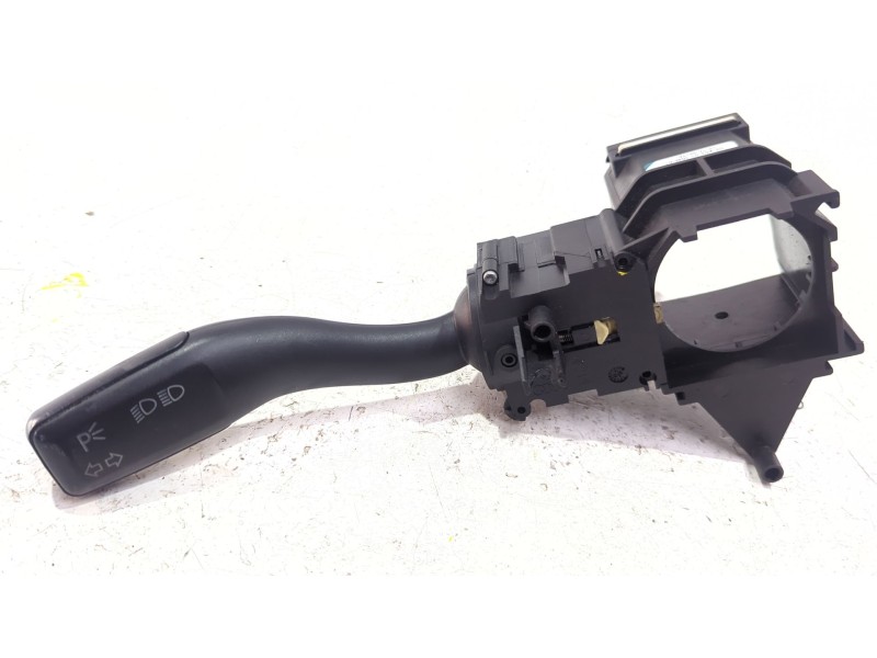 Recambio de mando intermitentes para audi a4 b7 (8ec) 2.0 tdi 16v referencia OEM IAM 4E0953513E  