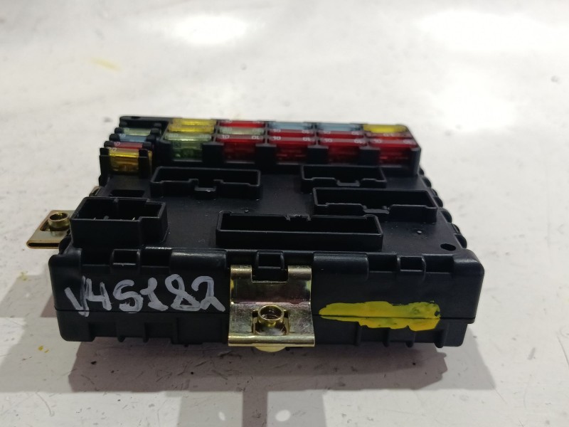 Recambio de caja reles / fusibles para fiat i punto (176) berlina (1993) 55 1.1 referencia OEM IAM 46412170A223  