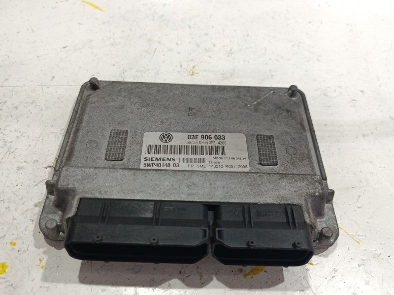 Recambio de centralita inyeccion para volkswagen polo iv (9n_, 9a_) 1.2 12v referencia OEM IAM 03E906033  