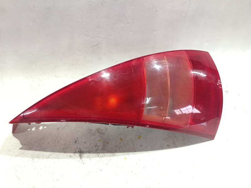 Recambio de piloto trasero izquierdo para citroën c3 i (fc_, fn_) 1.4 hdi referencia OEM IAM 2556G  