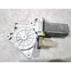 Recambio de motor elevalunas delantero derecho para bmw 1 (e81) 116 d referencia OEM IAM 9030252  