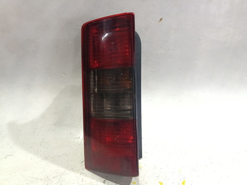 Recambio de piloto delantero izquierdo para opel combo tour 1.3 cdti 16v referencia OEM IAM E95302  