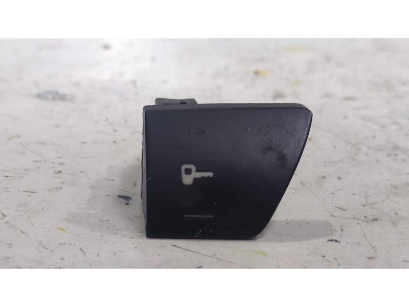 Recambio de boton cierre centralizado para peugeot 307 (3a/c) 1.6 hdi 110 referencia OEM IAM 9636668477  