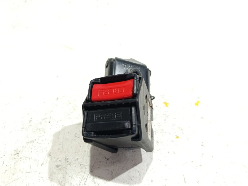 Recambio de enganche cinturon para renault megane i classic (la0)(1996) 1.9 dti (la1u) referencia OEM IAM 7700429723C  