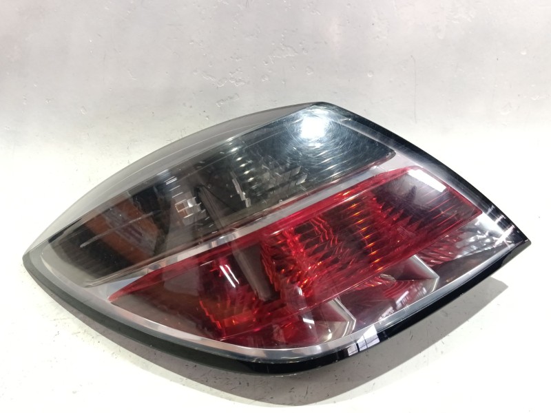 Recambio de piloto trasero izquierdo para opel astra h (a04) 1.4 lpg (l48) referencia OEM IAM 24451832  