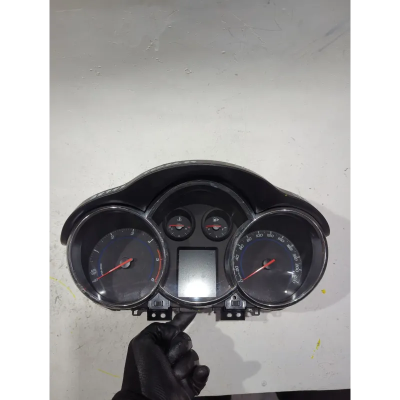 Recambio de cuadro instrumentos para chevrolet cruze a17dts referencia OEM IAM 96984376  