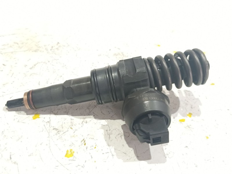 Recambio de inyector para volkswagen golf v (1k1) 1.9 tdi referencia OEM IAM 036130073AG  
