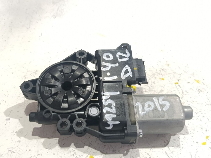 Recambio de motor elevalunas delantero izquierdo para hyundai i40 i (vf) 1.7 crdi referencia OEM IAM 240215N  