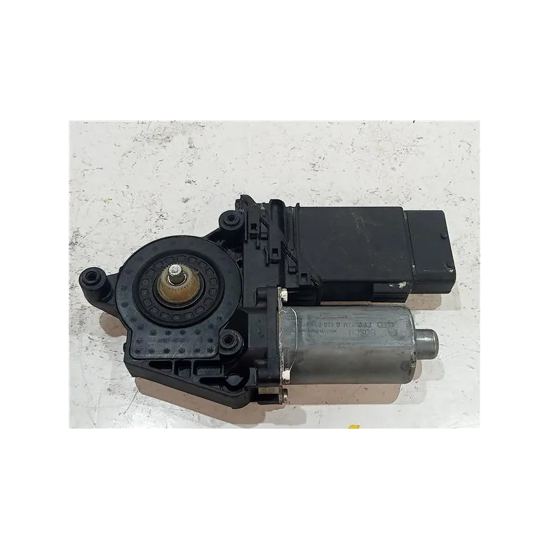 Recambio de motor elevalunas delantero derecho para skoda superb (3t4)(2008) referencia OEM IAM 105415301 05074240  