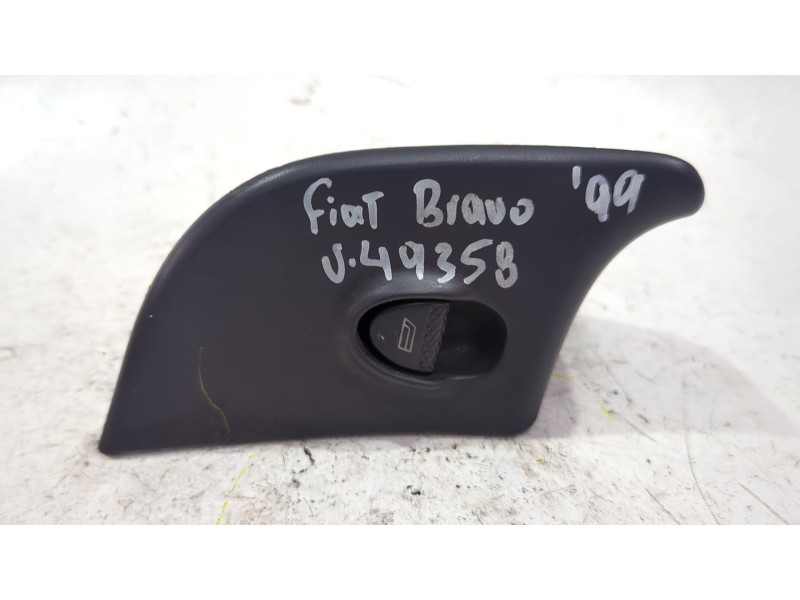 Recambio de mando elevalunas delantero derecho para fiat bravo i (182_) 1.6 16v (182.ab) referencia OEM IAM   