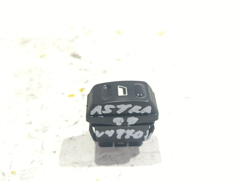 Recambio de mando elevalunas trasero izquierdo para citroën xsara (n1) 2.0 hdi 90 referencia OEM IAM 22681  