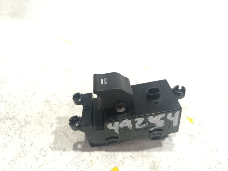 Recambio de mando elevalunas trasero izquierdo para hyundai i40 i (vf) 1.7 crdi referencia OEM IAM 39E5201000  