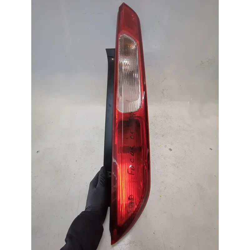 Recambio de piloto trasero derecho para ford focus (daw, dbw) 1.8 tdci referencia OEM IAM 10175  