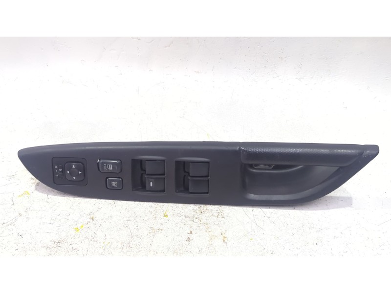 Recambio de mando elevalunas delantero izquierdo para mitsubishi asx 1.8 d 110 cv referencia OEM IAM 8608A207  