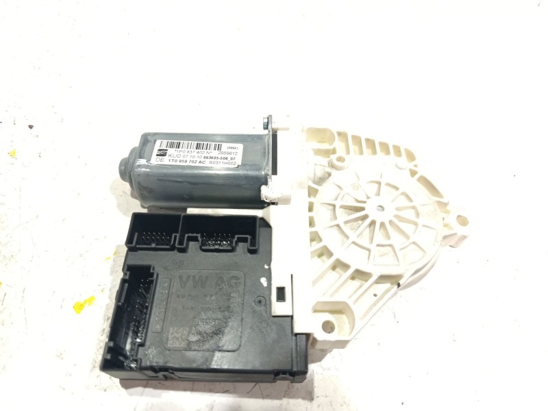 Recambio de motor elevalunas delantero derecho para seat leon (1p1) 1.6 tdi referencia OEM IAM 1T0959702AC  