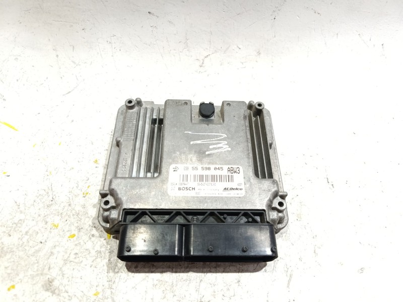Recambio de centralita inyeccion para opel insignia a sedán (g09) 2.0 cdti (69) referencia OEM IAM 0281030852  55598045