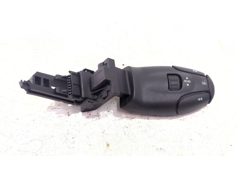 Recambio de mando volante para peugeot 206 hatchback (2a/c) 1.4 hdi eco 70 referencia OEM IAM 96637240XT  