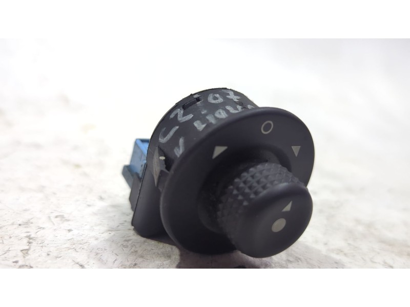 Recambio de mando retrovisor para citroën c2 enterprise (jg_) 1.4 hdi referencia OEM IAM 185526  