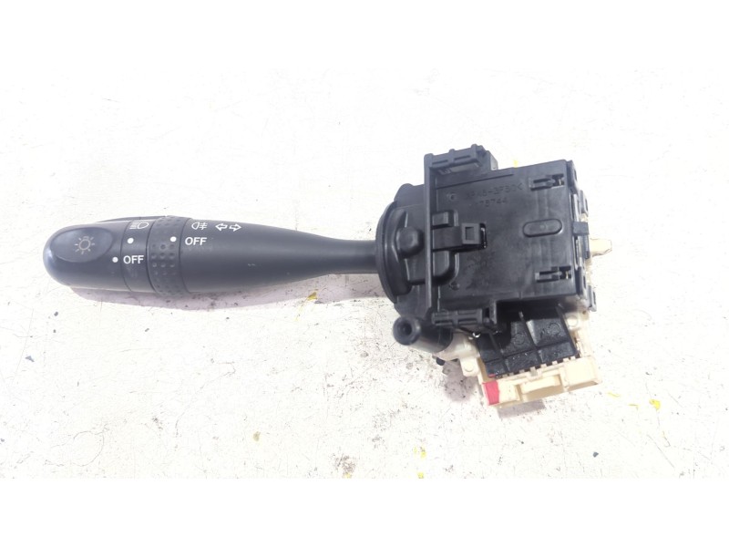 Recambio de mando intermitentes para suzuki swift iii (sg) 1.3 referencia OEM IAM 173744  