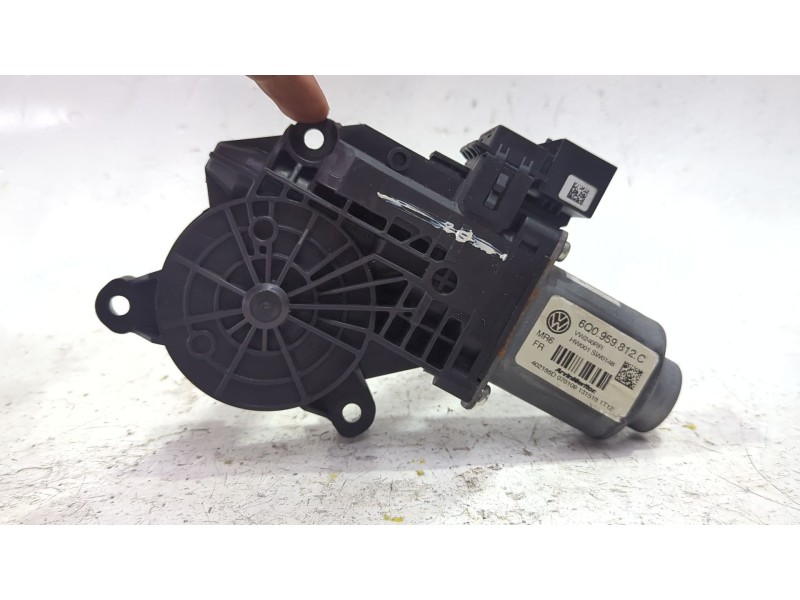 Recambio de motor elevalunas trasero derecho para volkswagen polo iv (9n_, 9a_) 1.2 referencia OEM IAM 6Q0959812C  