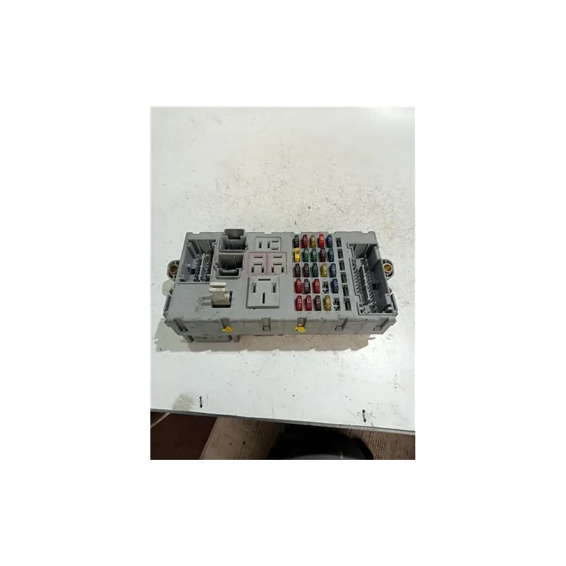 Recambio de caja fusibles/rele para fiat i punto (176) berlina (1993) 60 1.2 referencia OEM IAM 46520600CPL  
