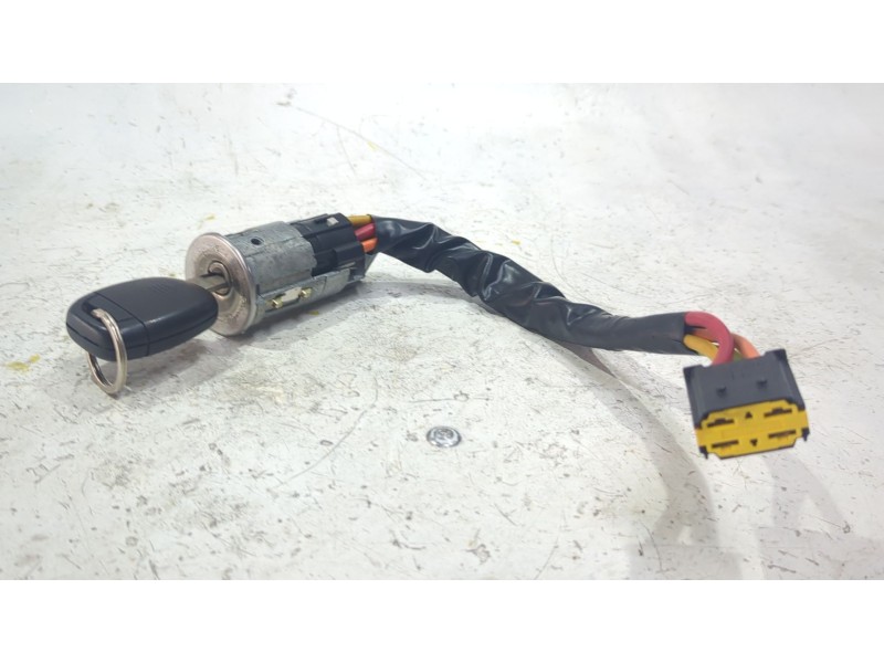 Recambio de conmutador de arranque para renault clio ii (xbo) 1.2 60cv referencia OEM IAM   
