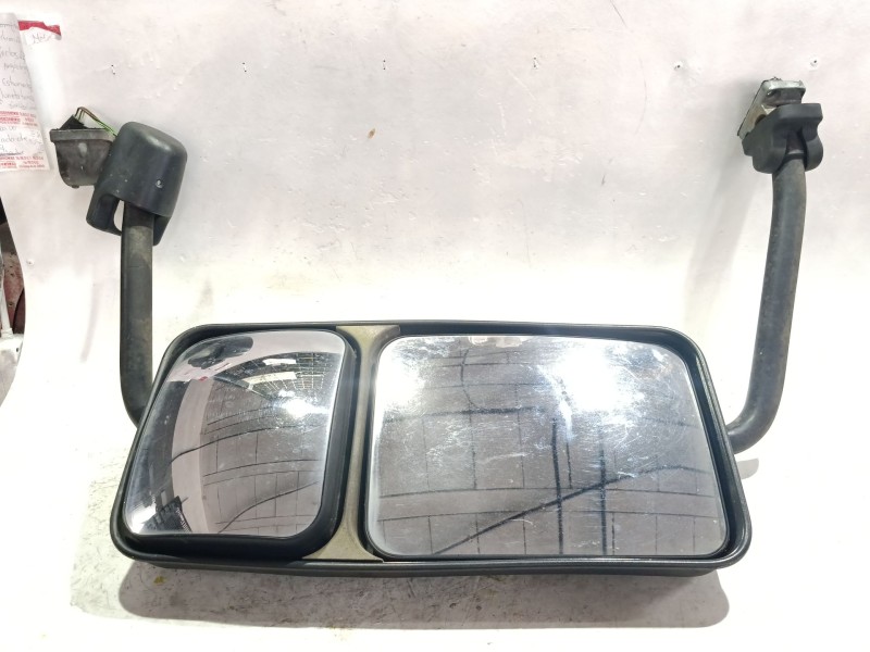 Recambio de retrovisor derecho para nissan atleon 3.0 150 cv 110 kw referencia OEM IAM E9014367  
